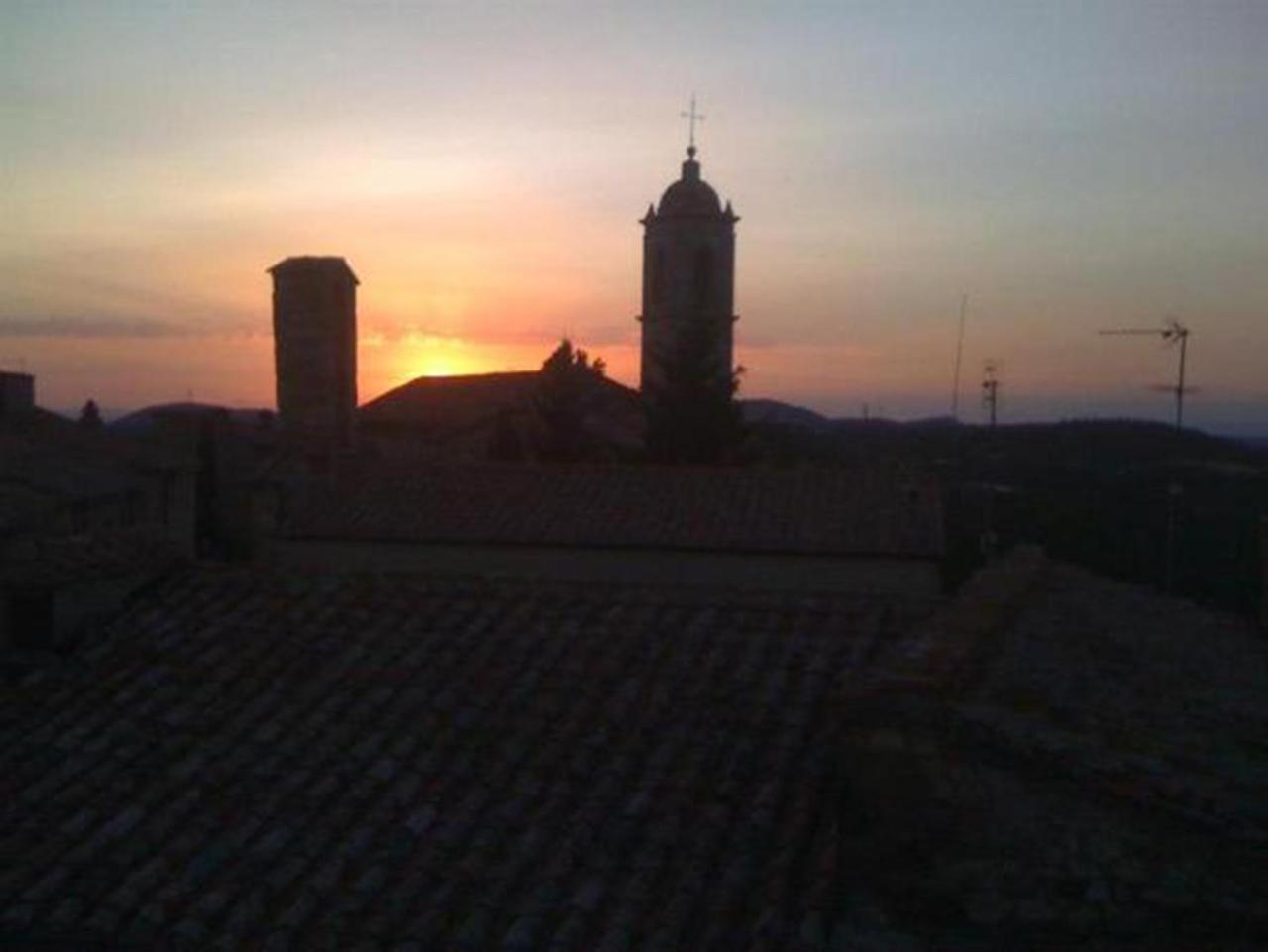 B&B Il Glicine Montefollonico Bagian luar foto