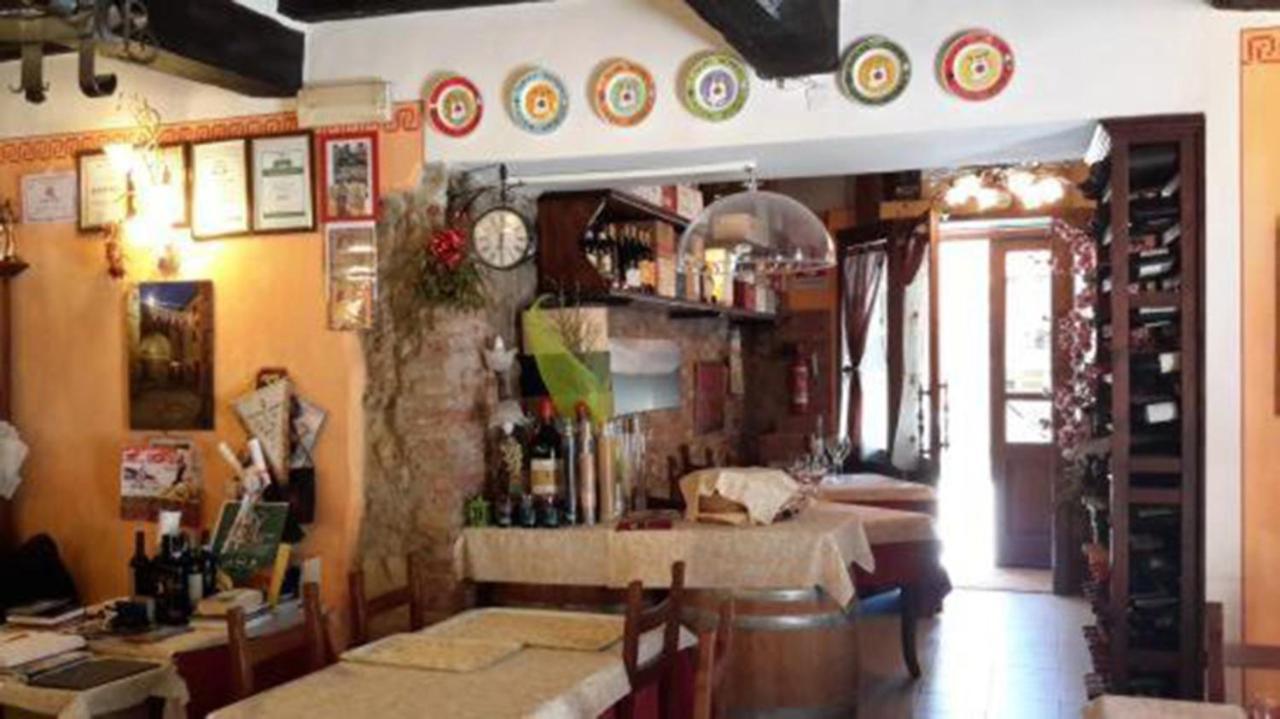B&B Il Glicine Montefollonico Bagian luar foto