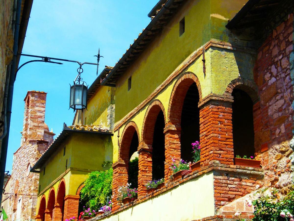 B&B Il Glicine Montefollonico Bagian luar foto